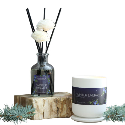 Winter Embrace Candle & Diffuser Set in white gift box – cozy pear and pine fragrance for a festive holiday home